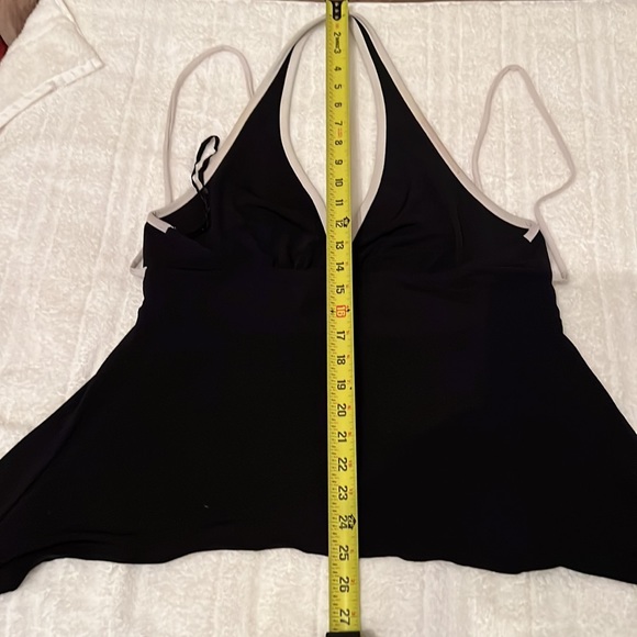 NY&Co blk halter top with white stripes & a white string closure for sizing - Picture 9 of 9